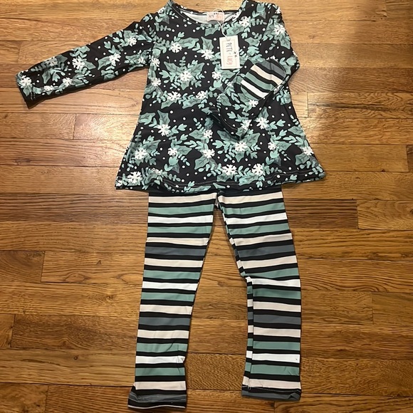 Pete & Lucy Hometown Heros Care Crew Short Sleeve Pant Set main image 1